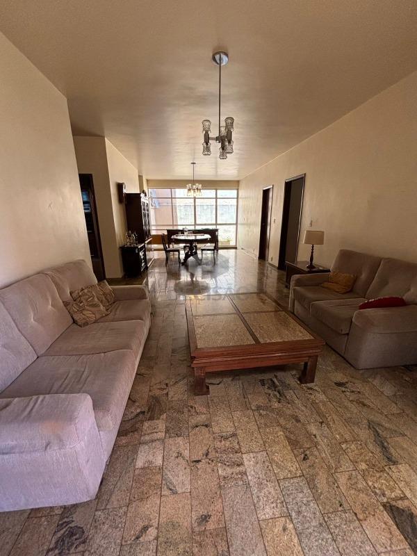 Casa à venda no Belvedere: 