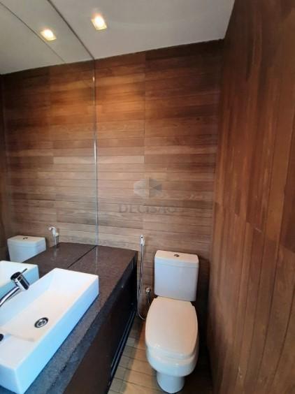 Área privativa à venda no Sagrada Família: lavabo