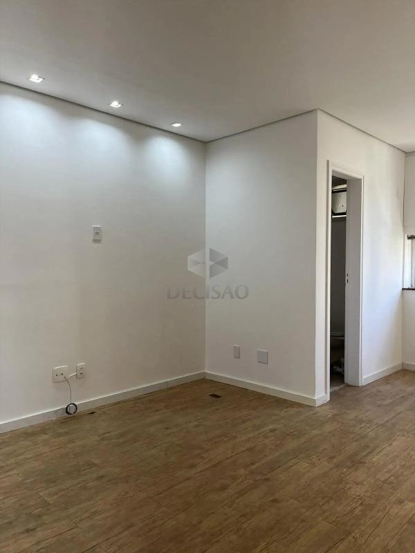 Sala à venda no Lourdes: 