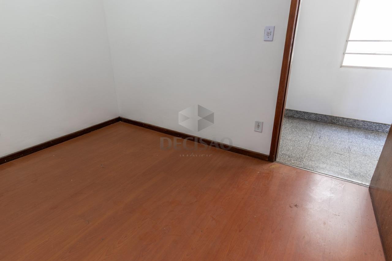 Sala à venda no Lourdes: 