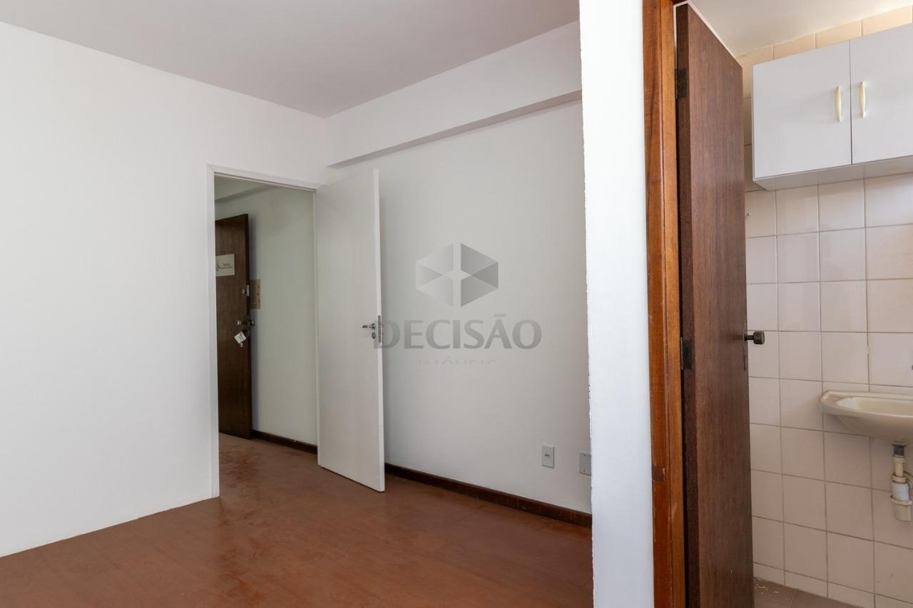 Sala à venda no Lourdes: 