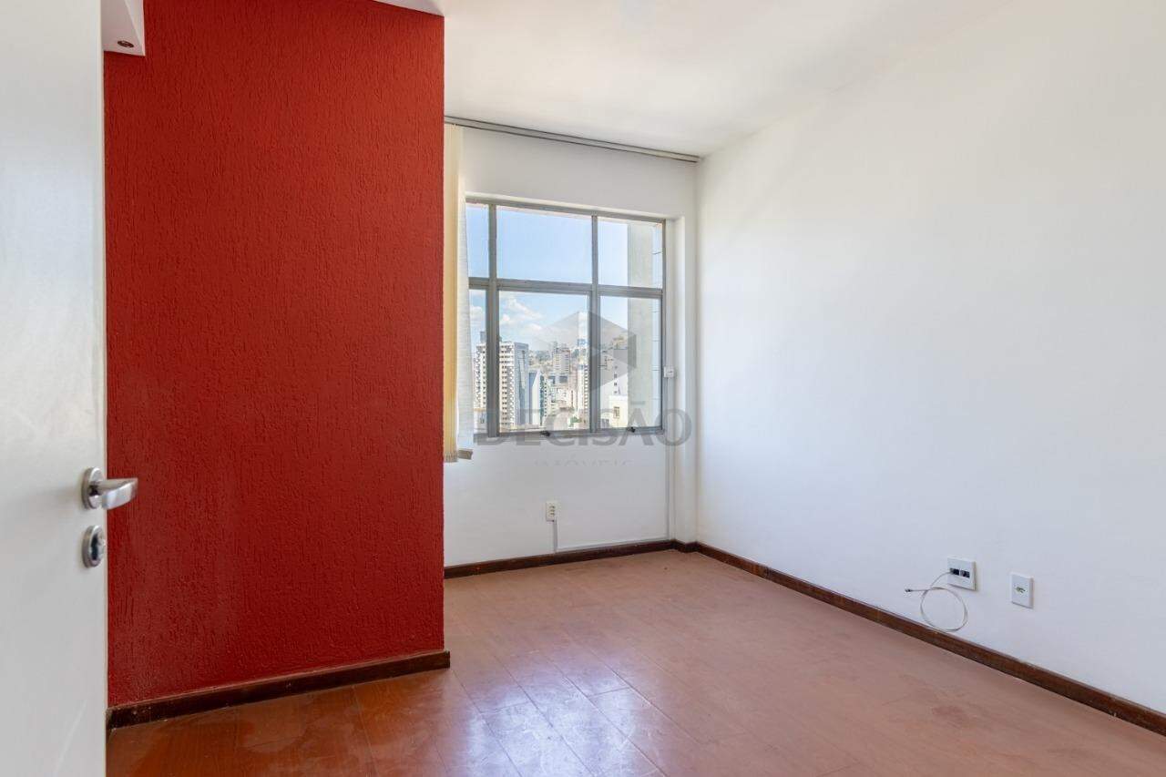 Sala à venda no Lourdes: 