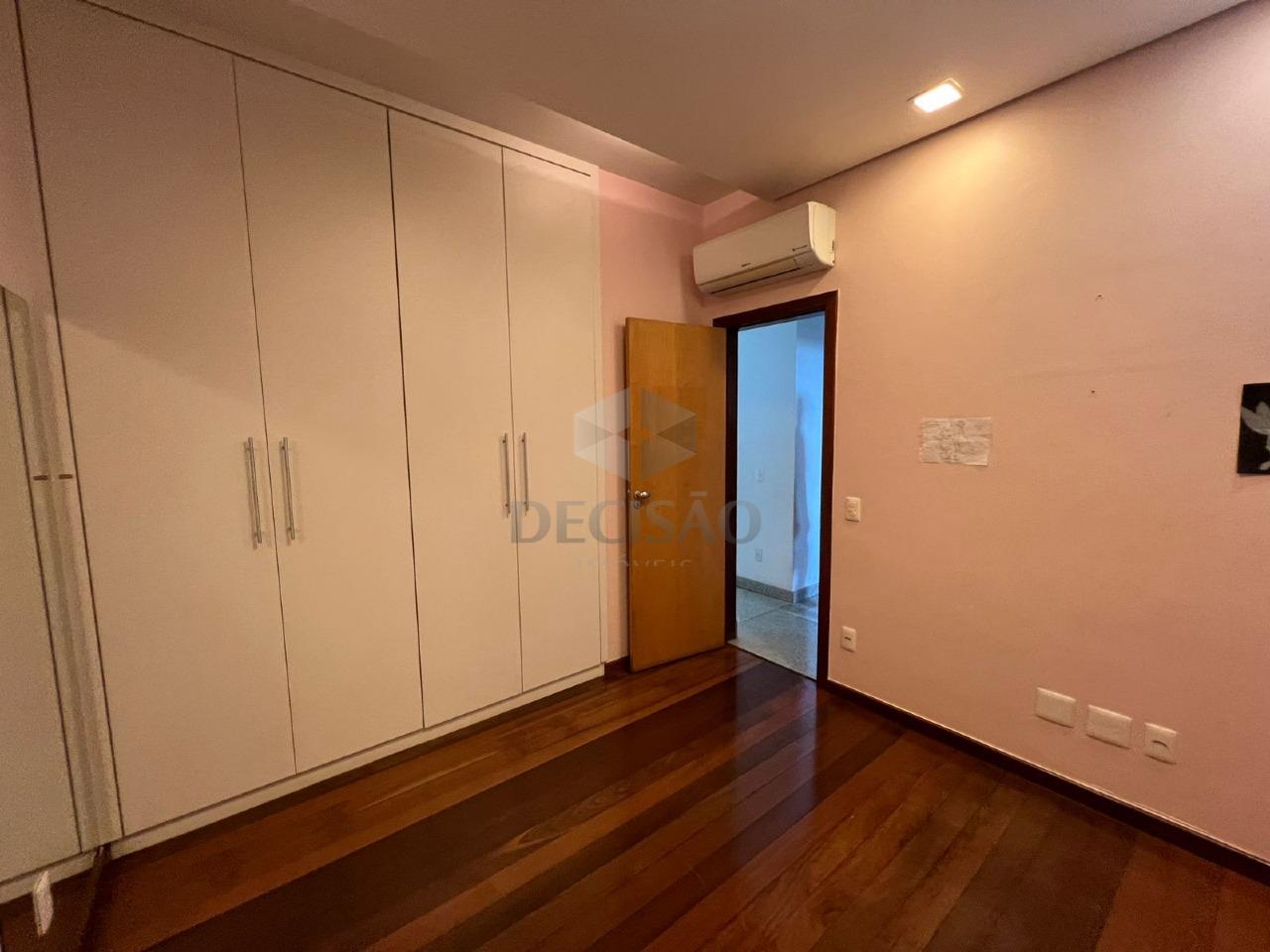 Apartamento 4 Quartos à venda no Funcionarios: 