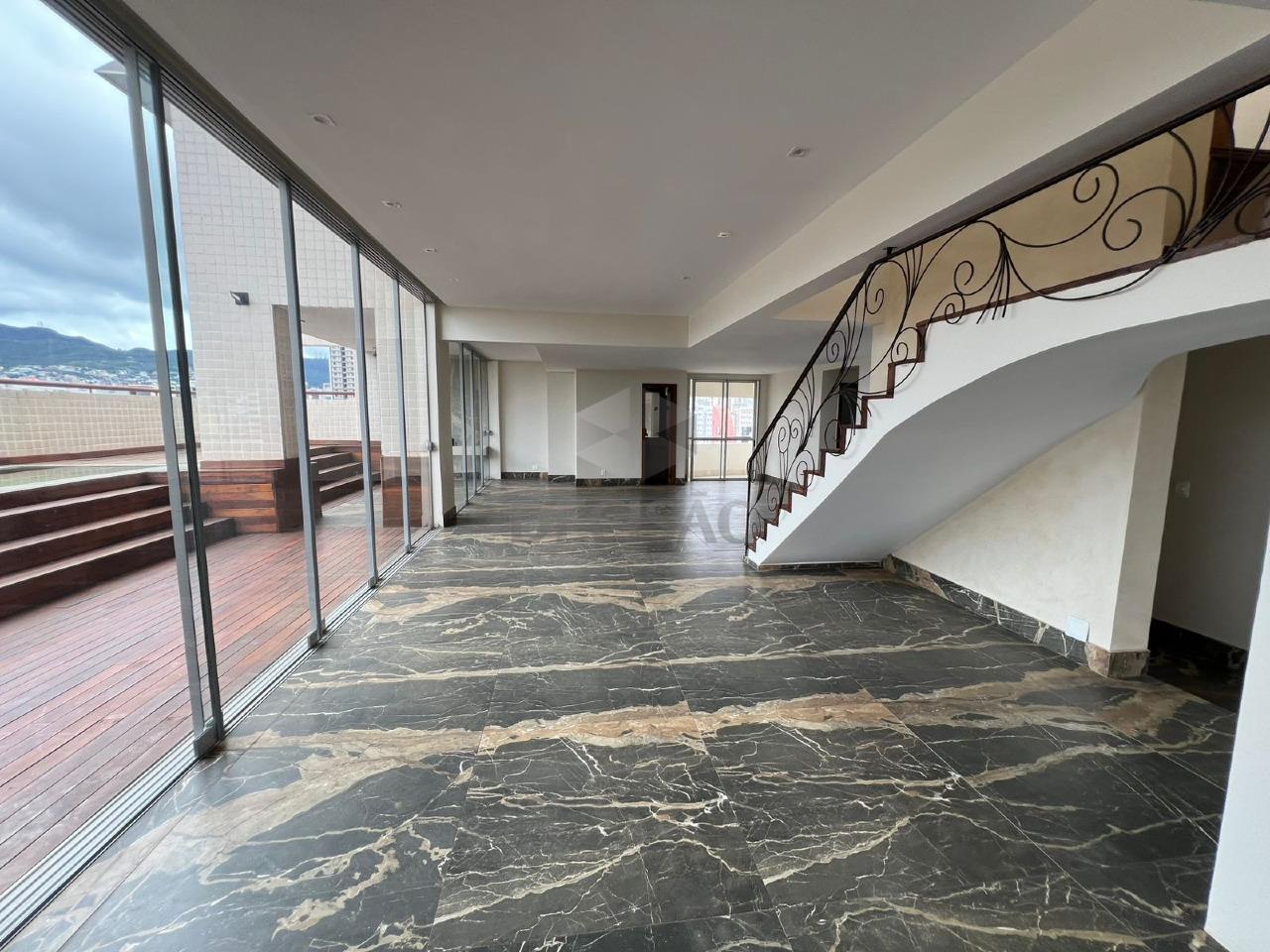 Cobertura à venda no Savassi: 