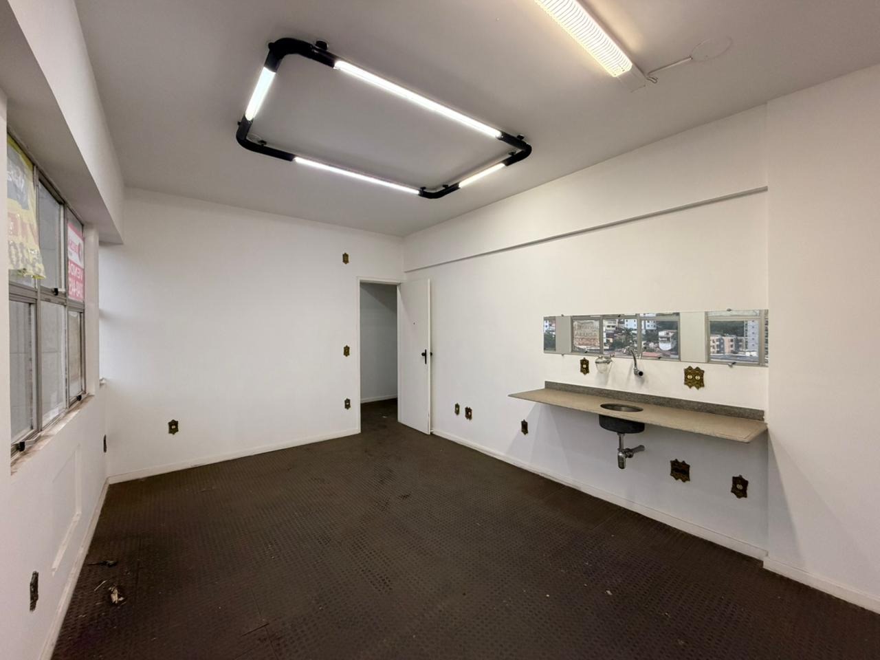 Sala para aluguel no Santa Efigênia: 