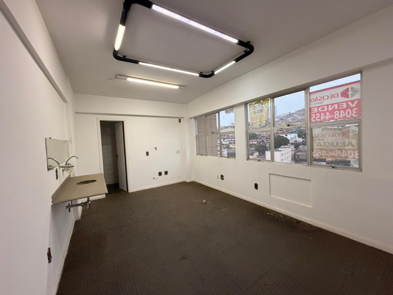 Sala para aluguel no Santa Efigênia: 