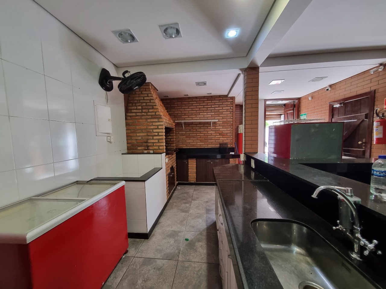 Casa comercial para aluguel no Renascença: 