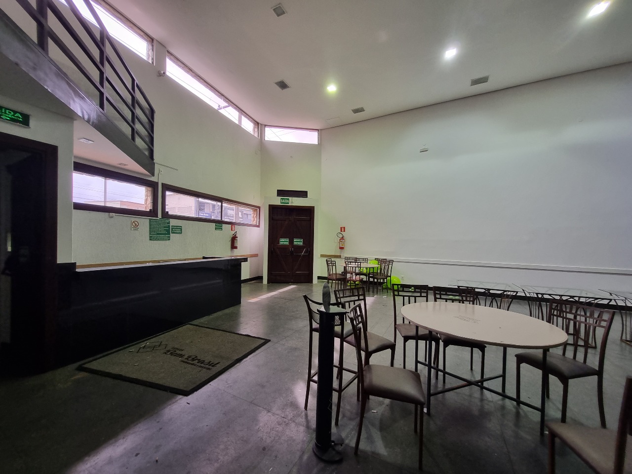 Casa comercial para aluguel no Renascença: 