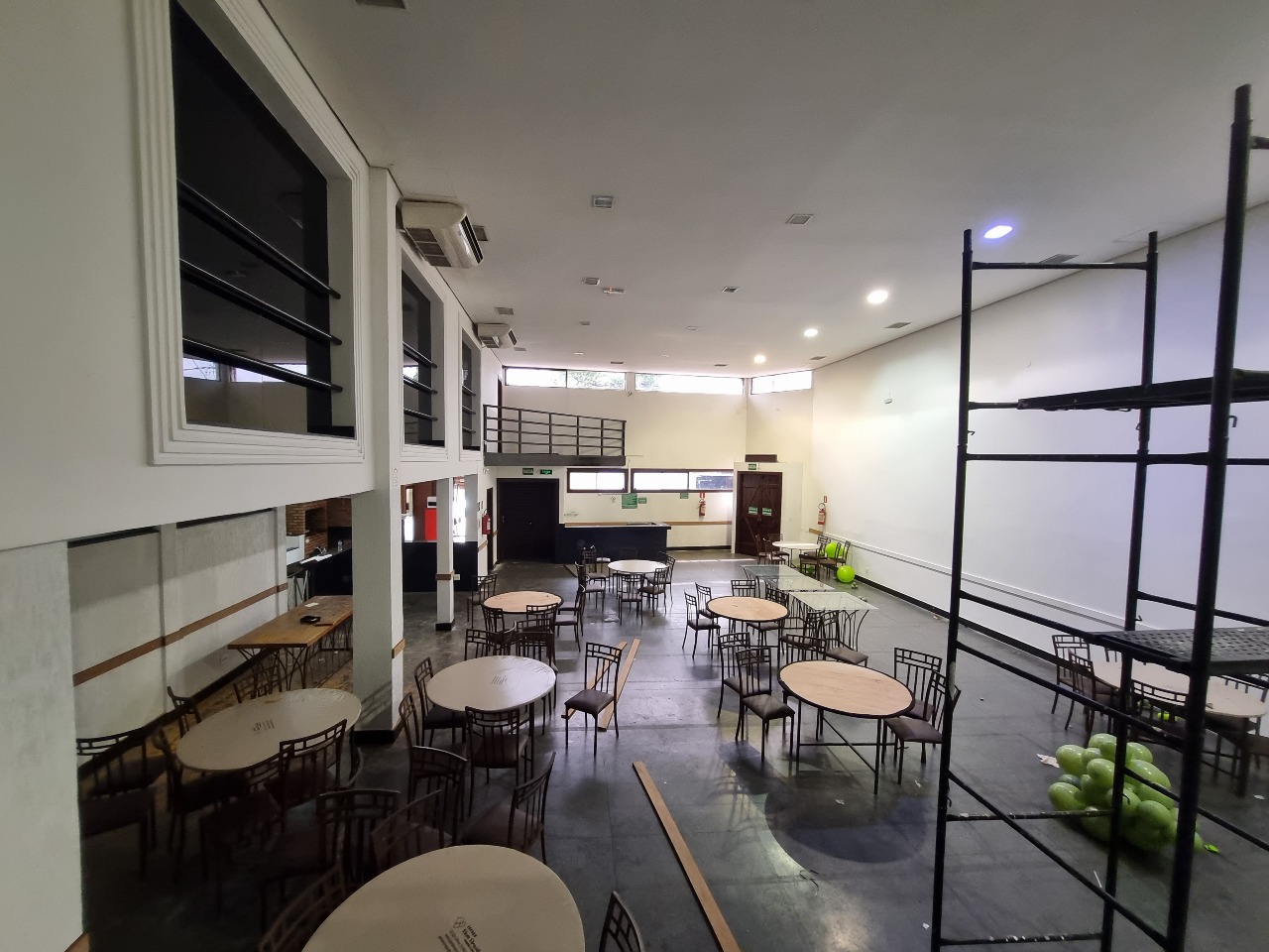 Casa comercial para aluguel no Renascença: 