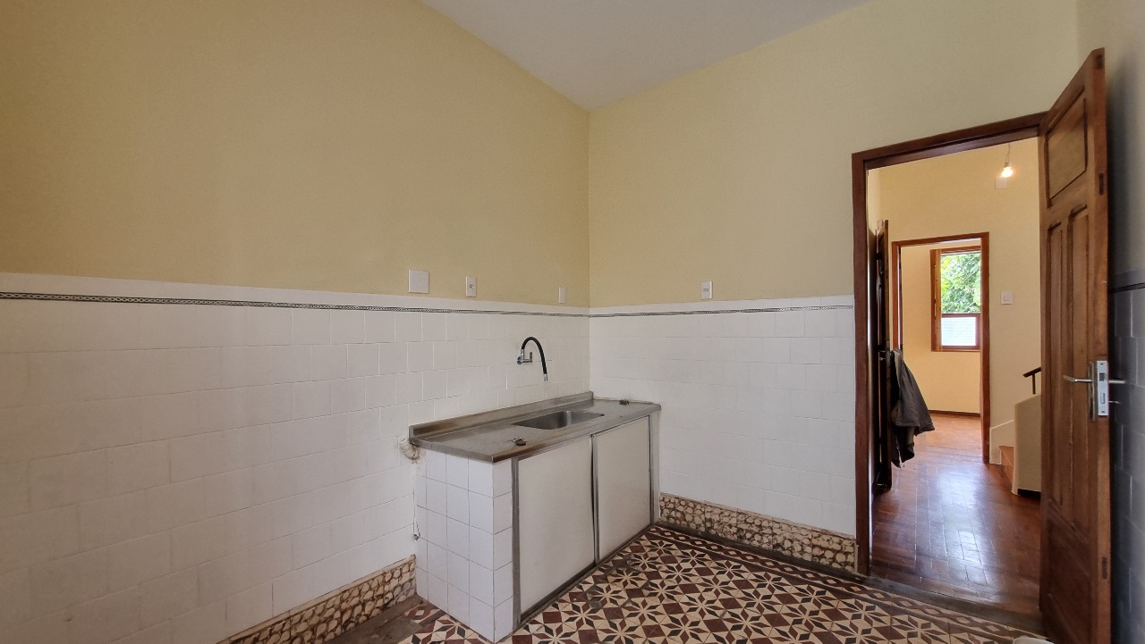 Casa comercial para aluguel no Funcionarios: 