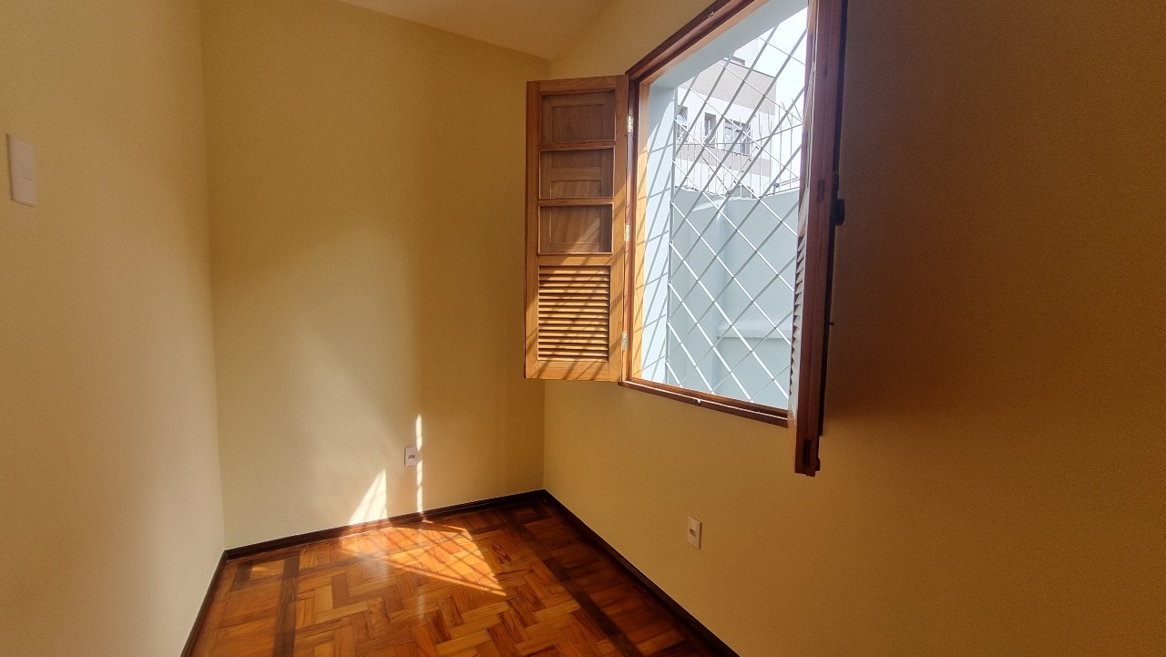 Casa comercial para aluguel no Funcionarios: 