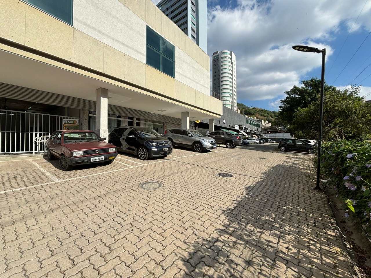 Loja para aluguel no Santa Lucia: 