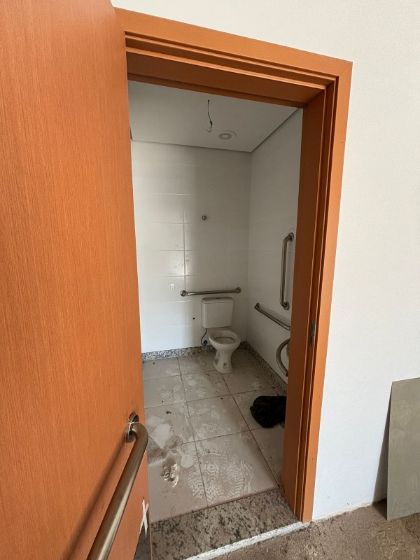 Loja para aluguel no Santa Lucia: 