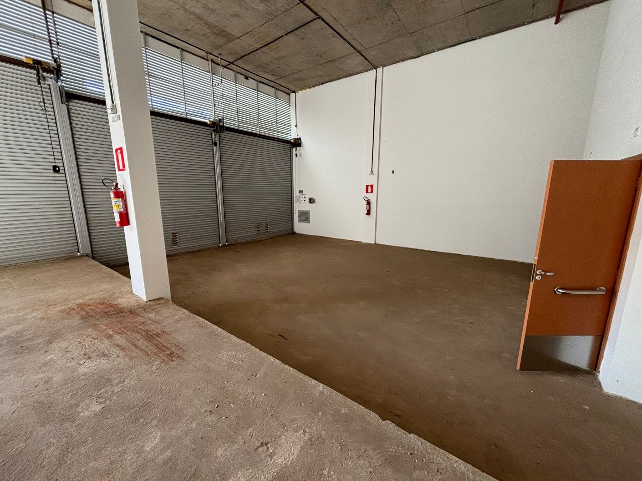 Loja para aluguel no Santa Lucia: 