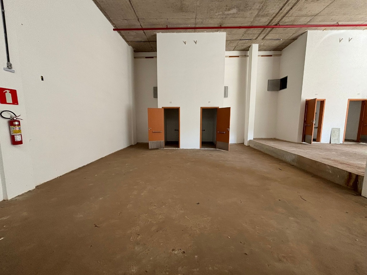 Loja para aluguel no Santa Lucia: 