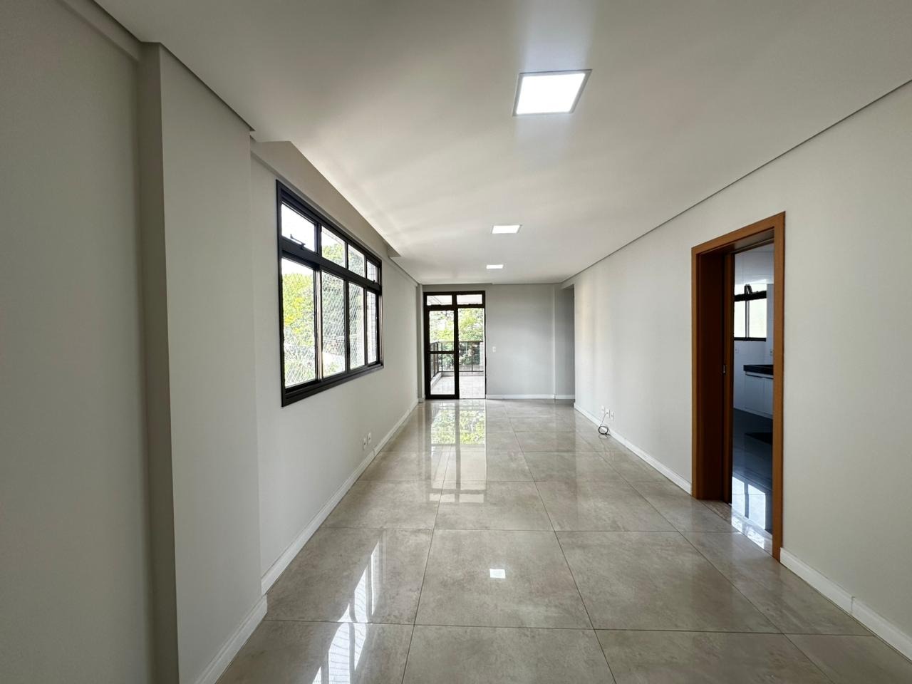 Apartamento 4 Quartos para aluguel no Nova Floresta: 