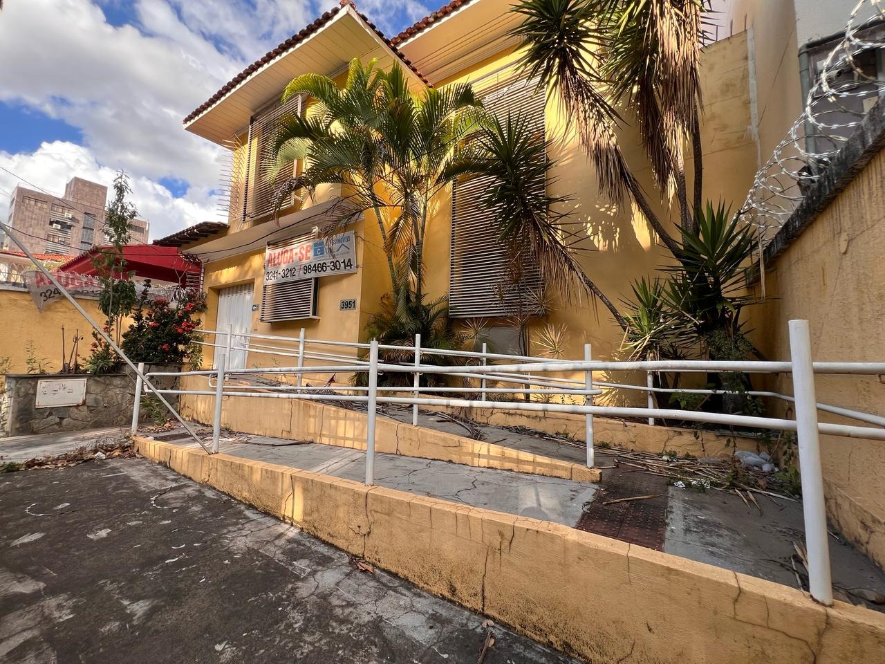 Casa comercial para aluguel no Santa Efigênia: 