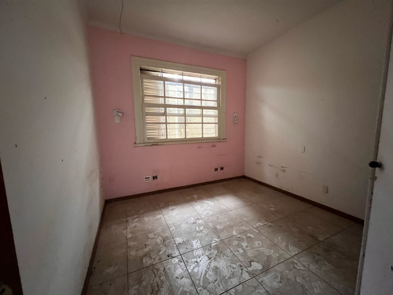 Casa comercial para aluguel no Santa Efigênia: 