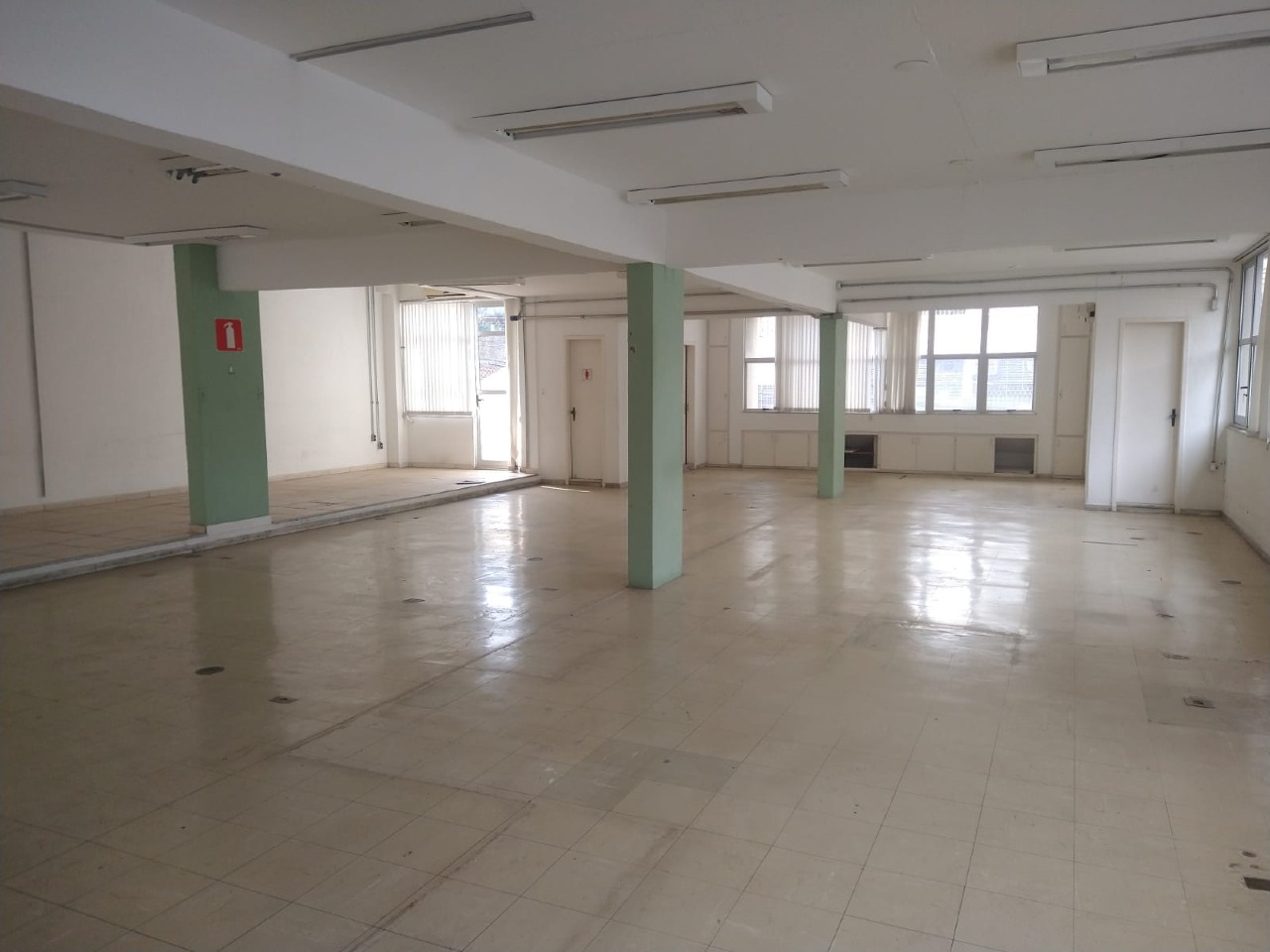 Prédio Comercial para aluguel no Floresta: 