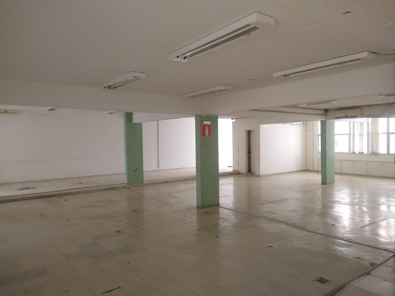 Prédio Comercial para aluguel no Floresta: 