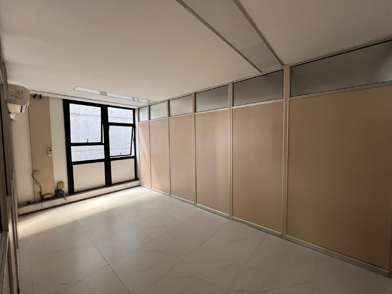 Sala para aluguel no Santa Efigênia: 