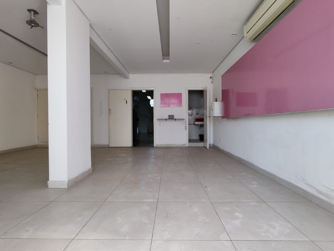 Sala para aluguel no Centro: 