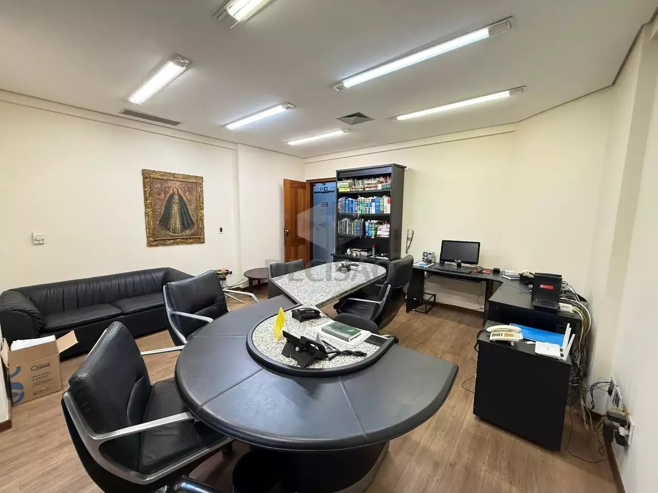 Sala para aluguel no Santa Efigênia: 