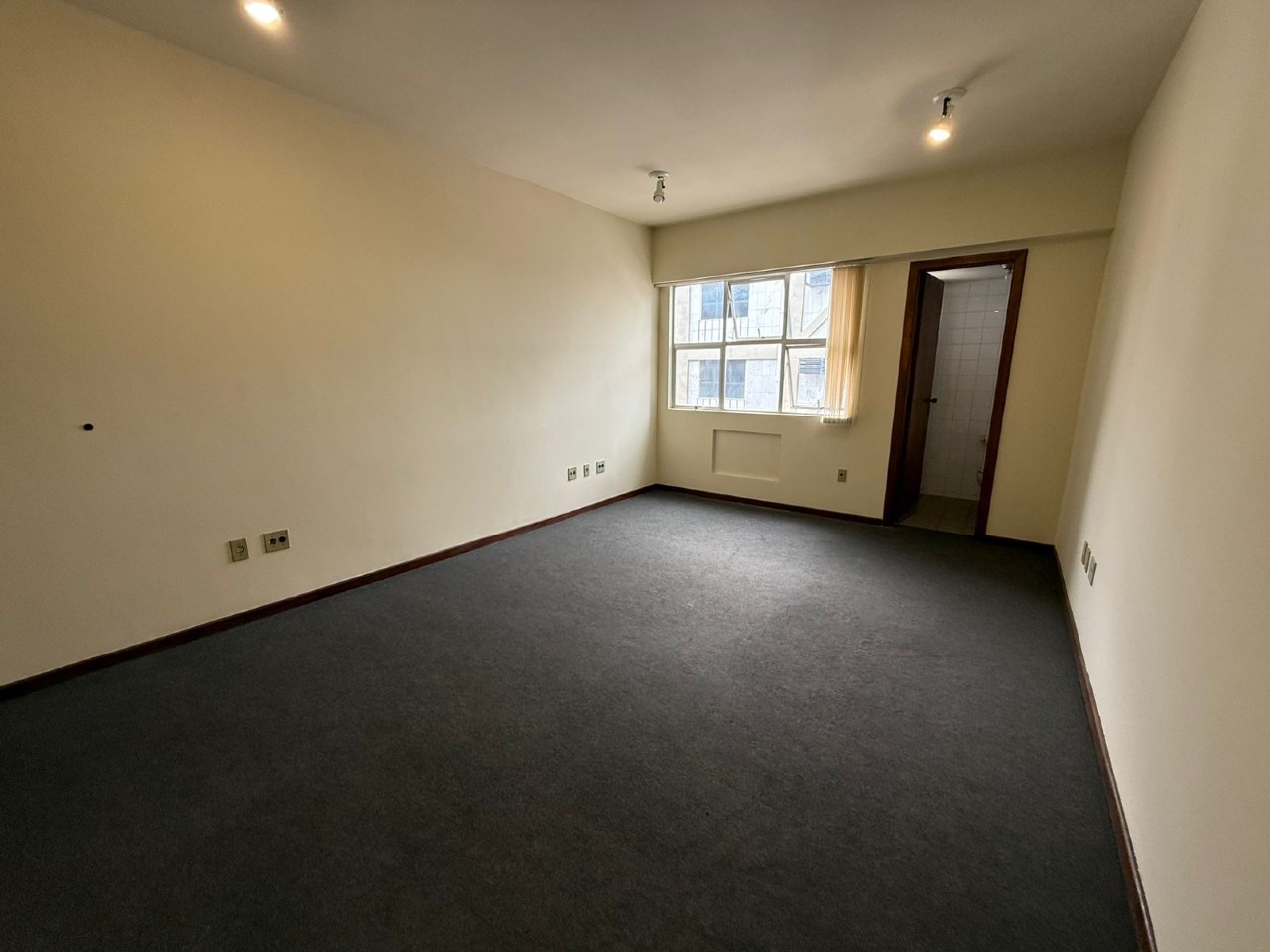 Sala para aluguel no Funcionarios: 