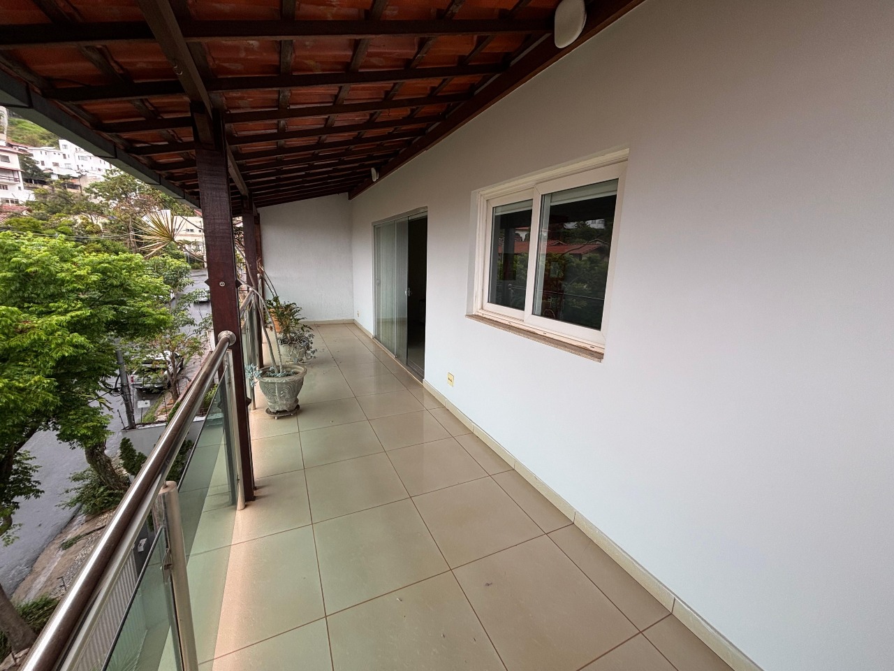 Casa para aluguel no Mangabeiras: 