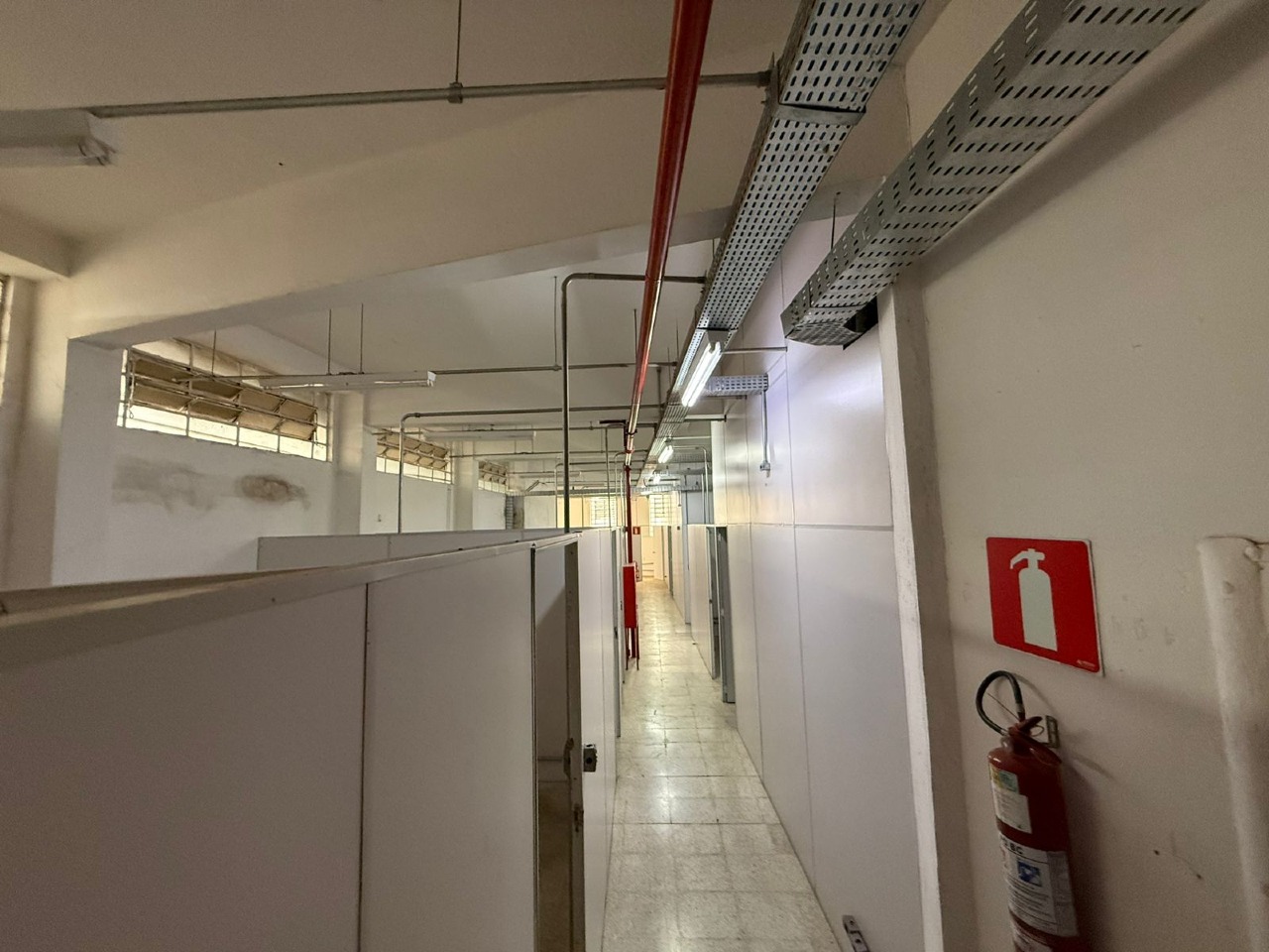 Prédio Comercial para aluguel no Floresta: 