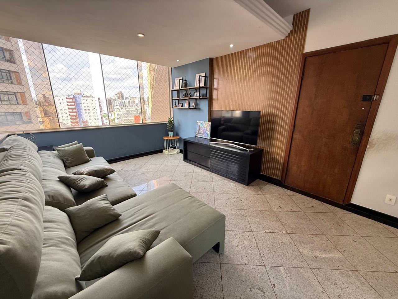 Apartamento 4 Quartos para aluguel no Carmo: 