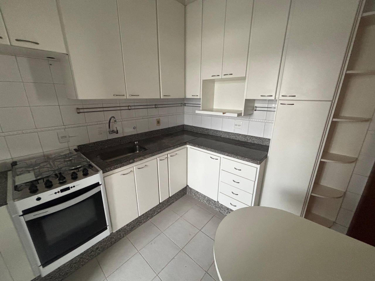 Apartamento 3 Quartos para aluguel no Belvedere: 