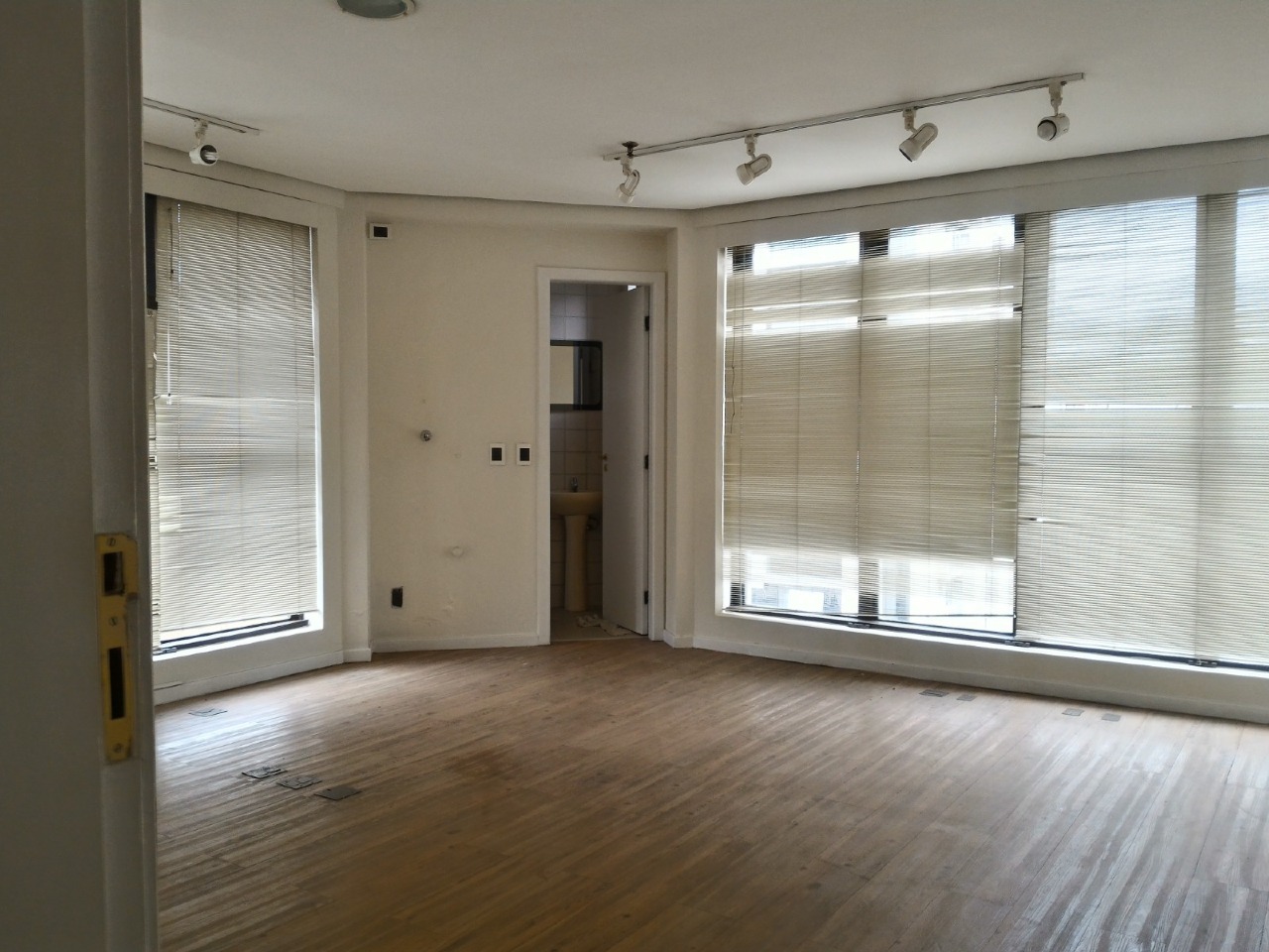 Sala para aluguel no Savassi: 