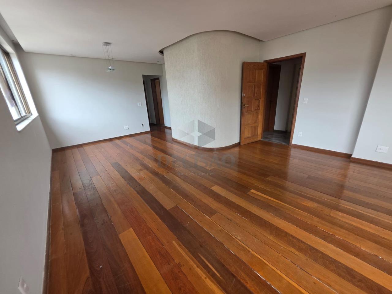 Apartamento 4 Quartos à venda no Cruzeiro: 