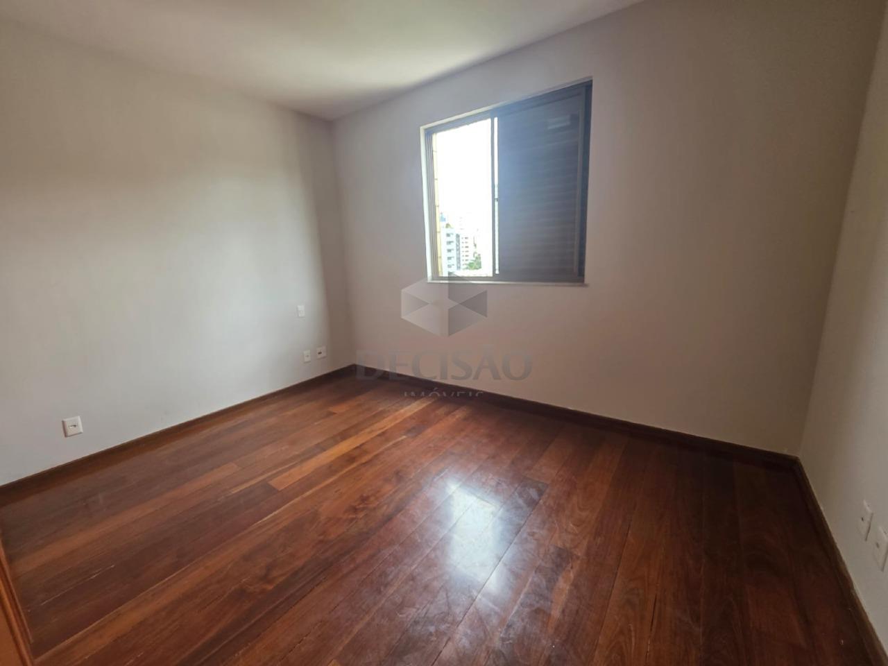 Apartamento 4 Quartos à venda no Cruzeiro: 