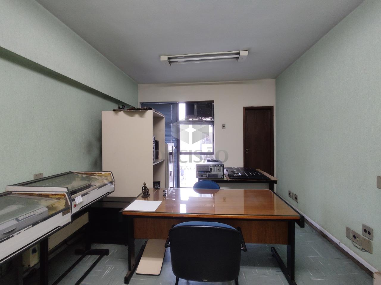 Sala à venda no Barro Preto: 