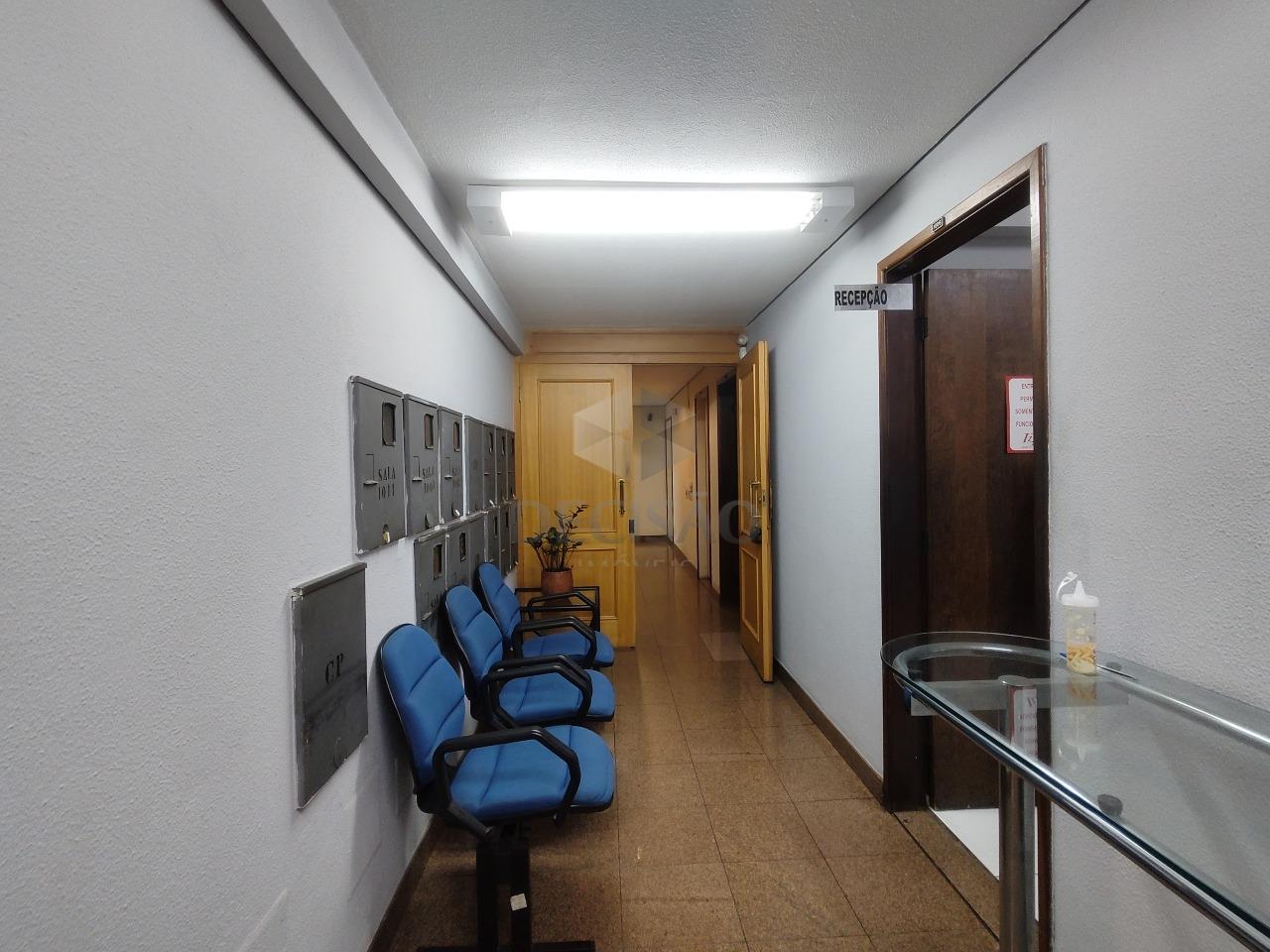 Sala à venda no Barro Preto: 