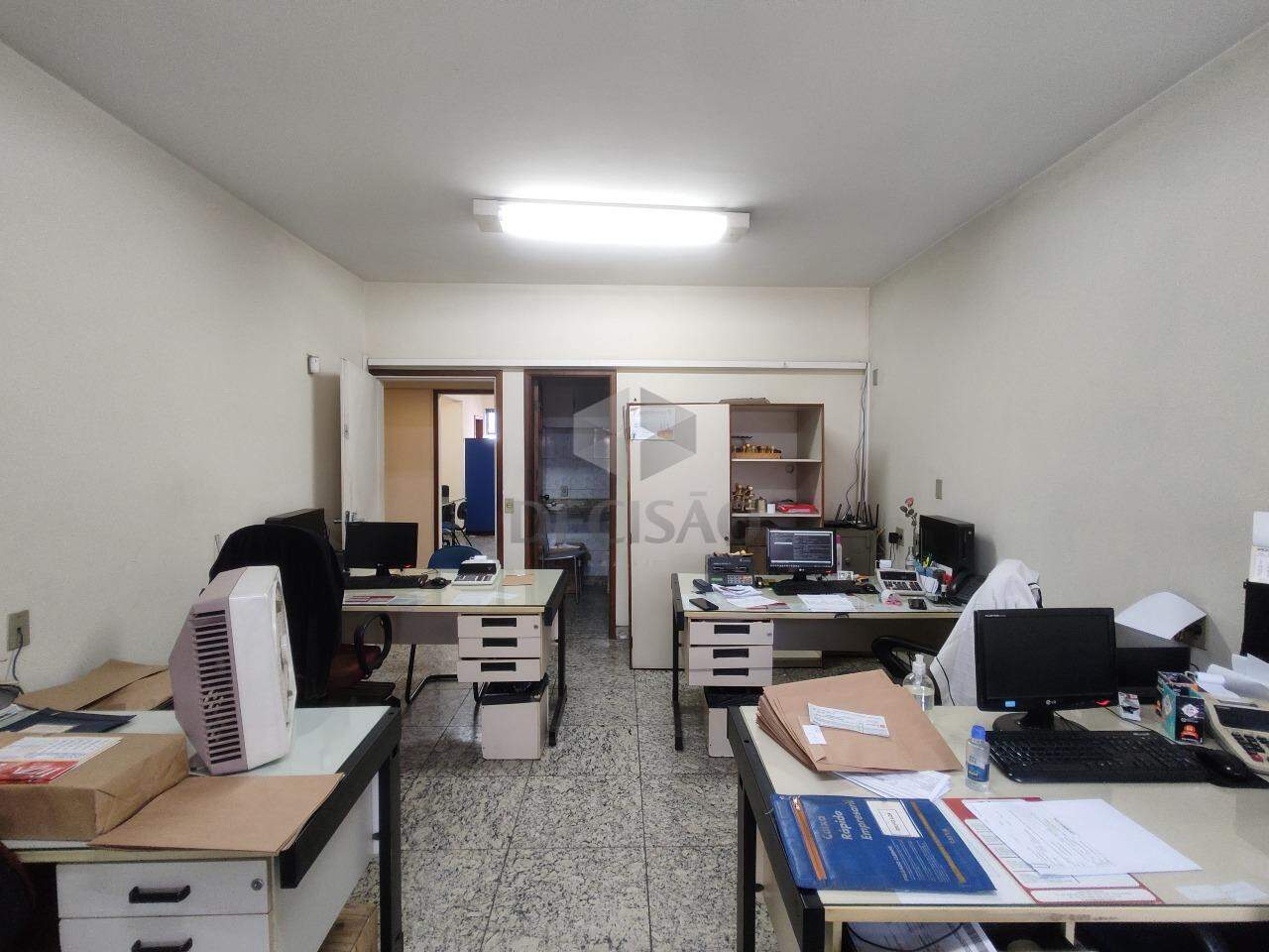 Sala à venda no Barro Preto: 