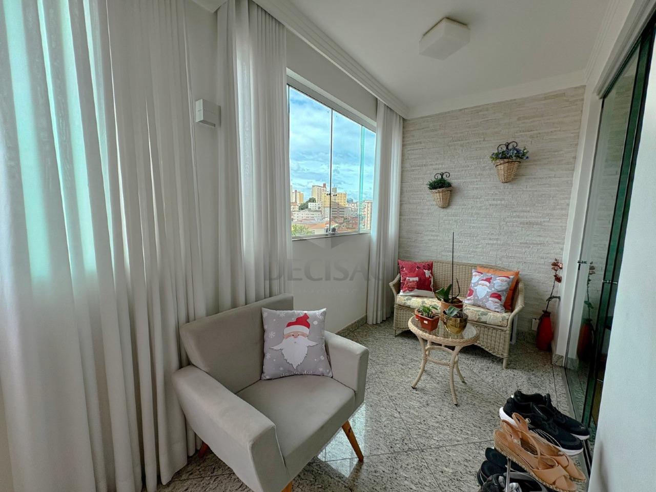 Apartamento 4 Quartos à venda no Sagrada Família: 