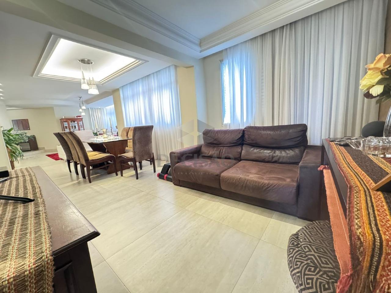 Cobertura à venda no Sion: sala piso 1