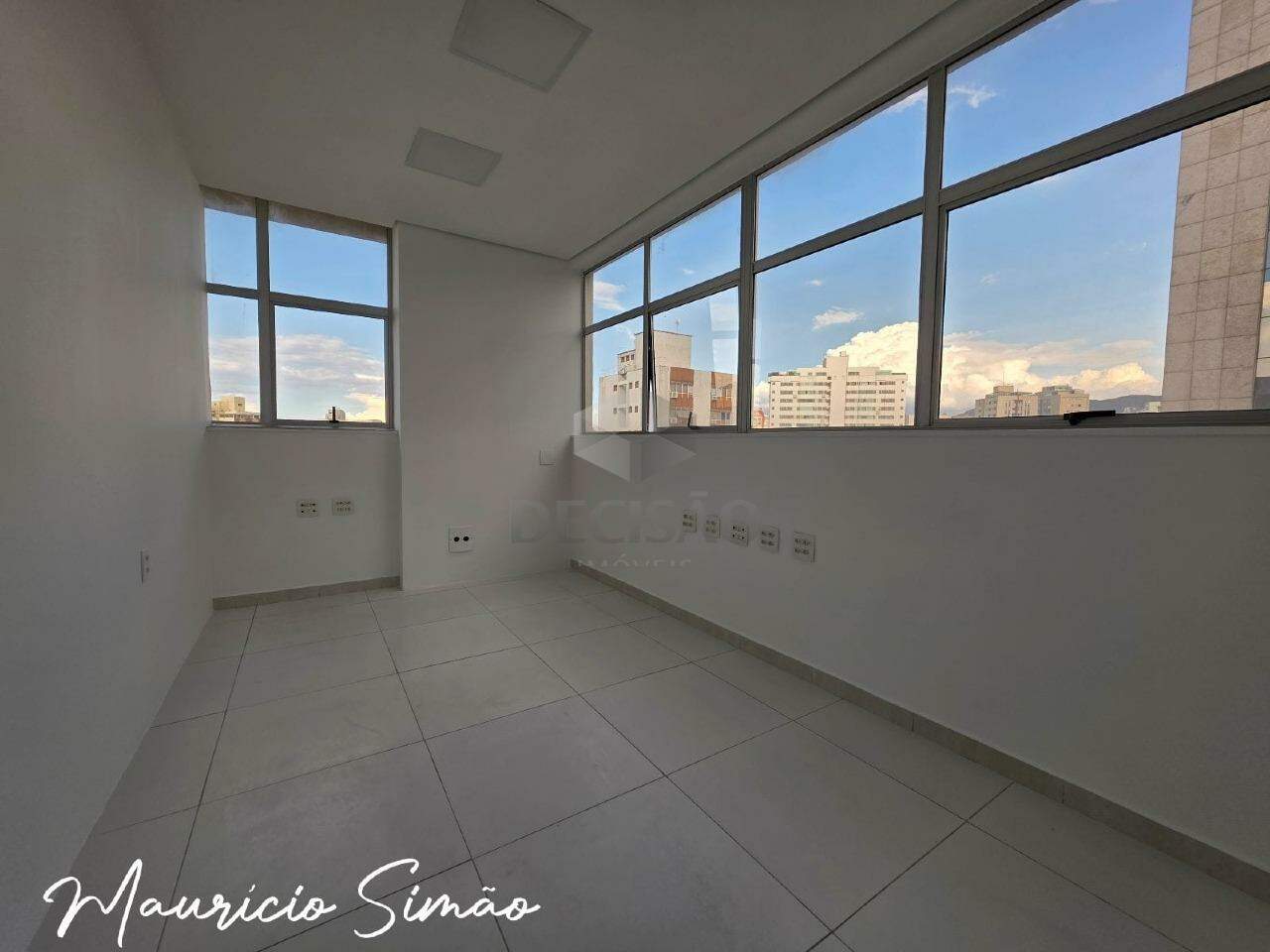 Sala à venda no Santo Agostinho: 