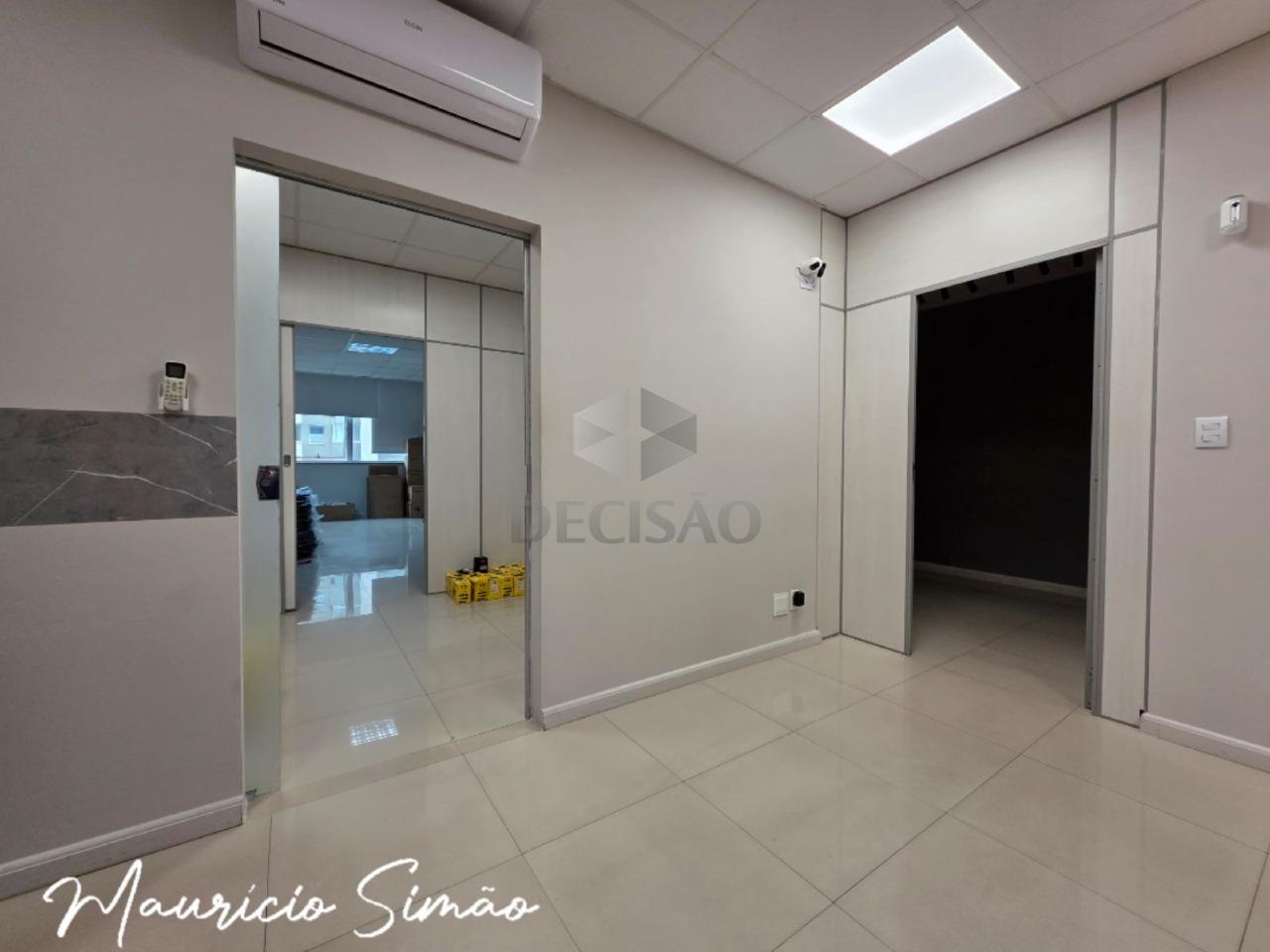 Sala à venda no Lourdes: 