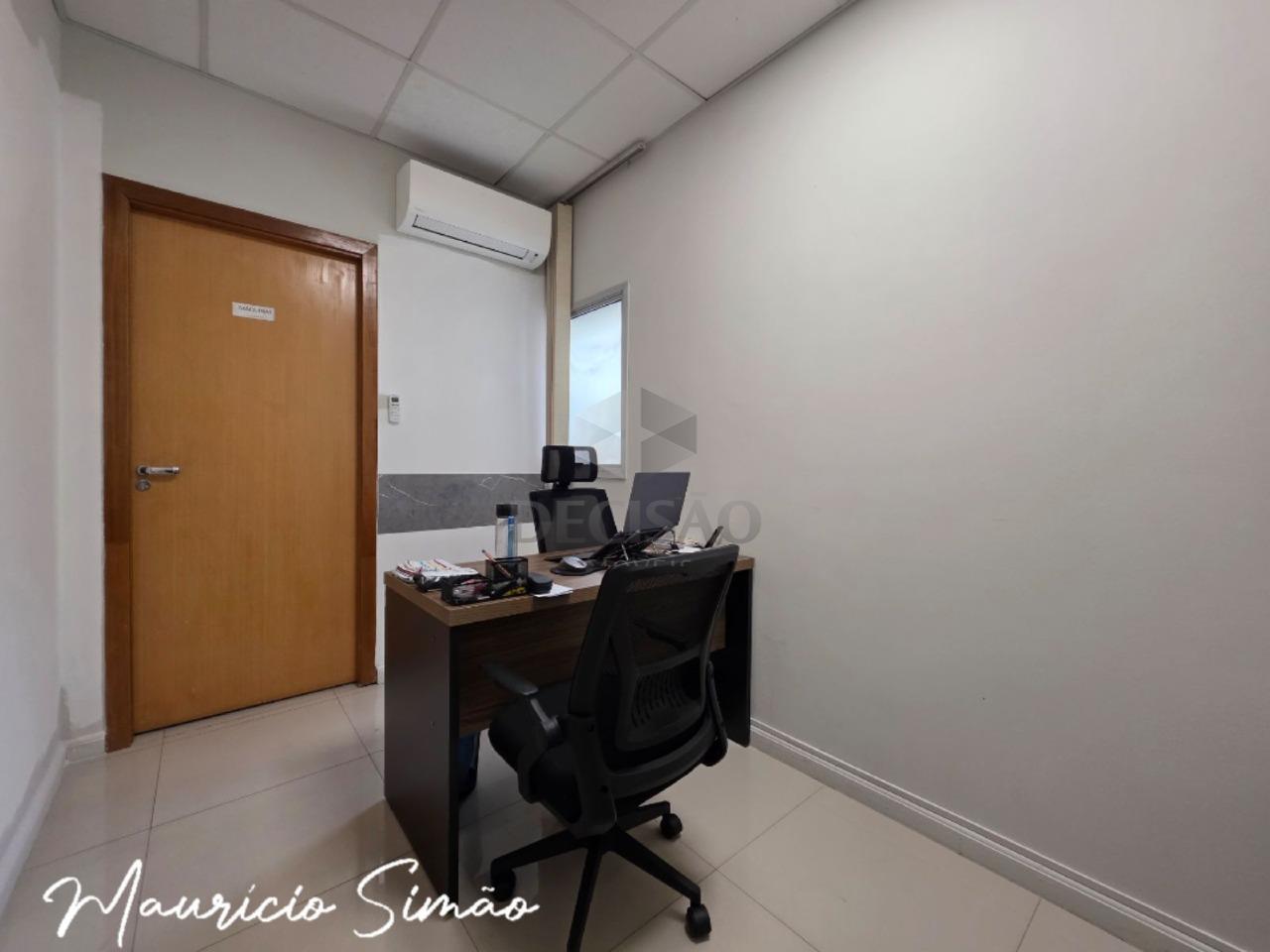 Sala à venda no Lourdes: 