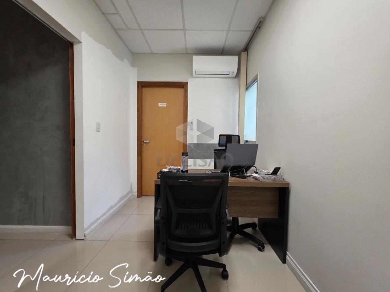 Sala à venda no Lourdes: 