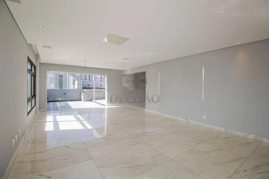 Cobertura à venda no Belvedere: 