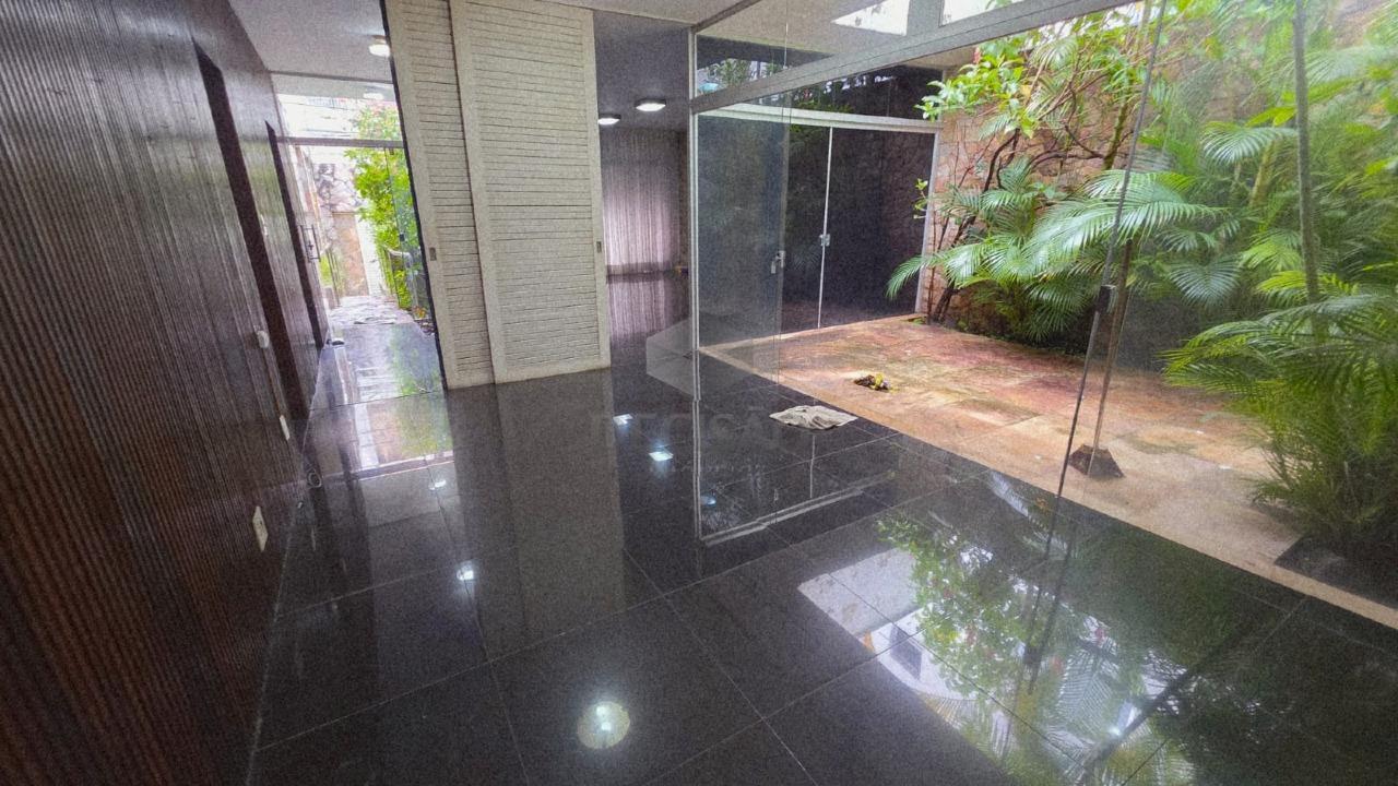 Casa à venda no Sion: 