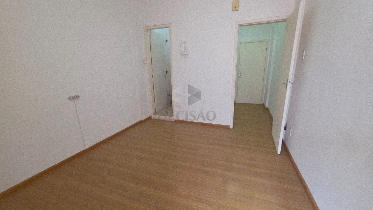 Sala à venda no Centro: 