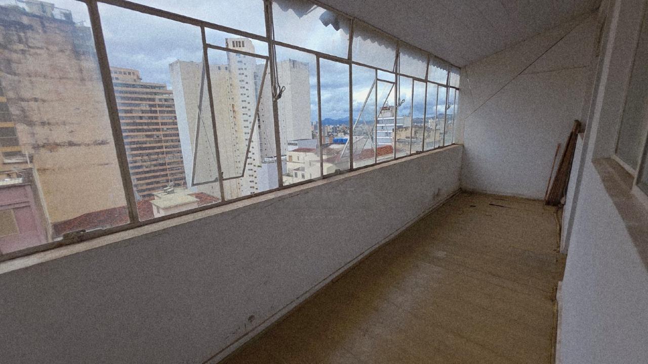 Sala à venda no Centro: 