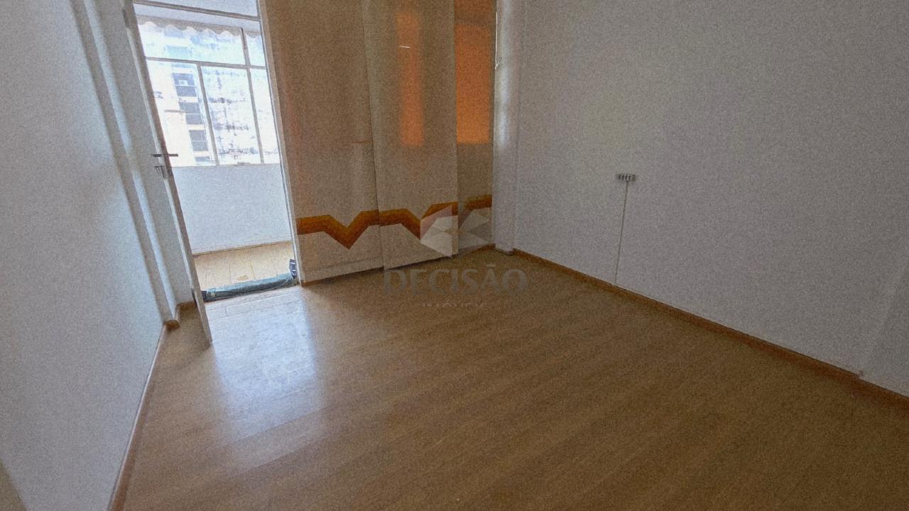 Sala à venda no Centro: 