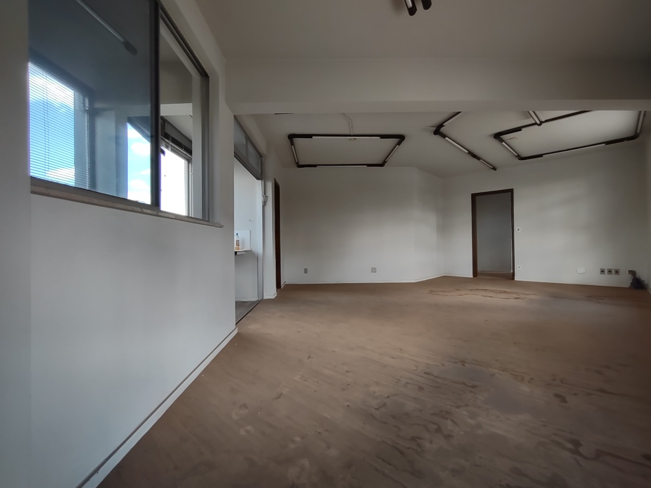 Sala para aluguel no Santa Efigênia: 